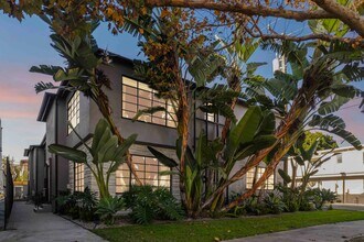 419 Rexford Dr. in Beverly Hills, CA - Building Photo - Building Photo