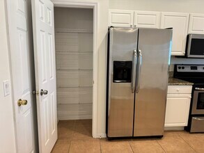 860 Hampton Cir in Naples, FL - Building Photo - Building Photo