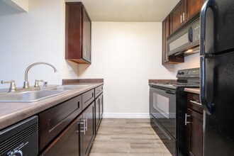 311 Weston Cir in Vista, CA - Building Photo - Building Photo