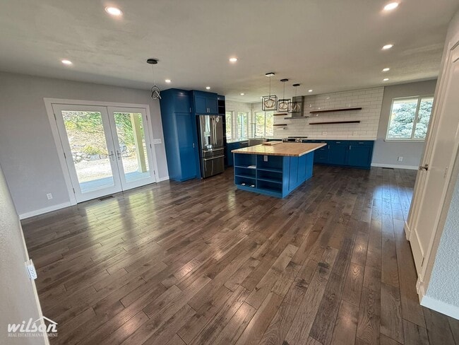 200 Orchard Dr in Naches, WA - Building Photo - Building Photo