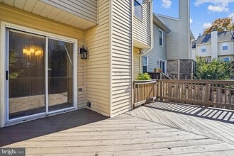 14705 Flower Hill Dr in Centreville, VA - Building Photo - Building Photo