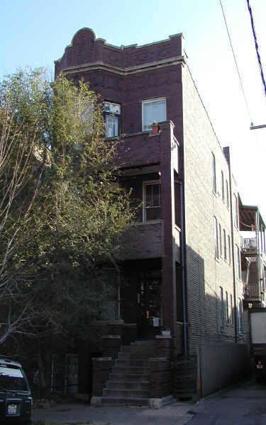 2347 W Iowa St in Chicago, IL - Building Photo