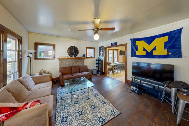 804 McKinley Ave in Ann Arbor, MI - Foto de edificio - Interior Photo