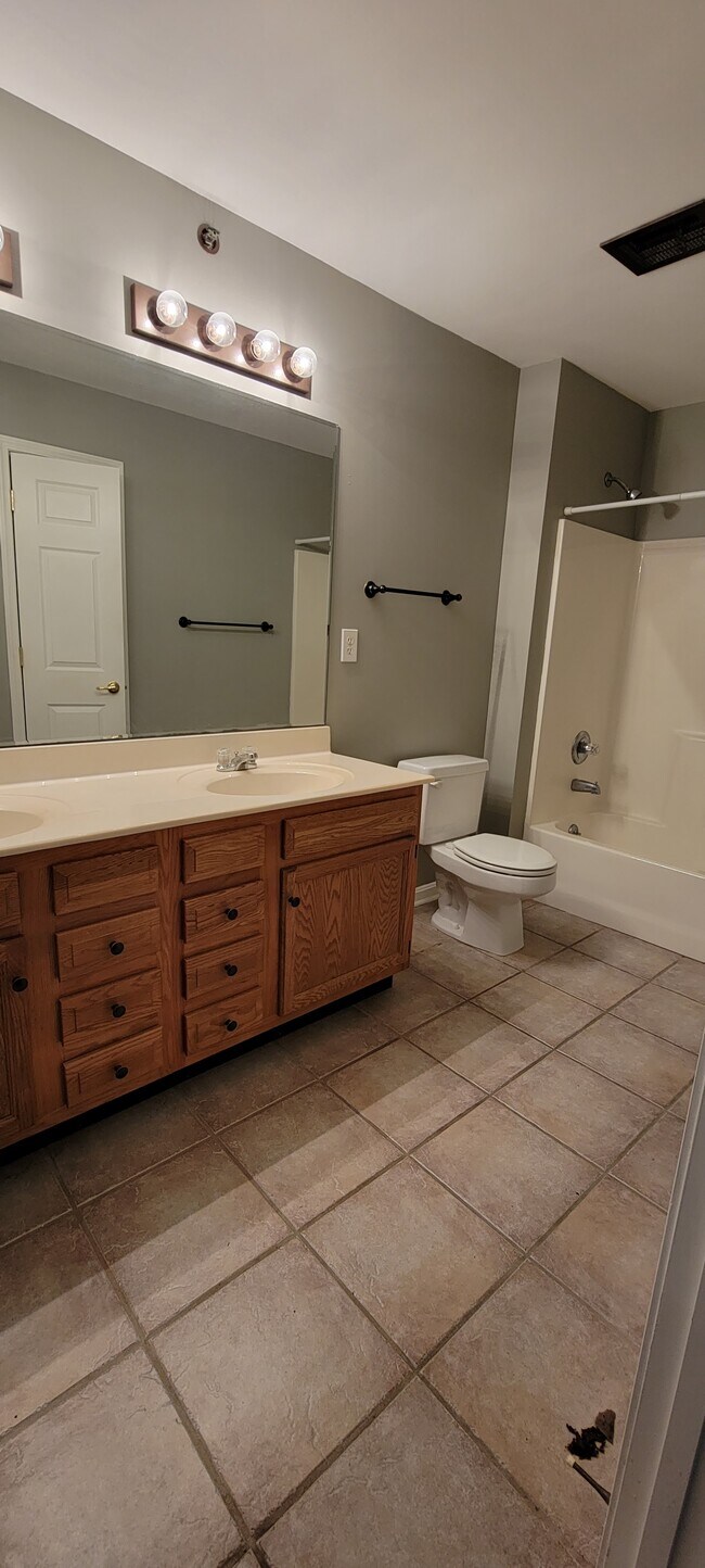 3100 Beargrass Run Ct in Louisville, KY - Building Photo - Building Photo