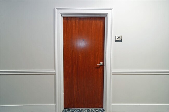 184 N Main St in Elmira, NY - Foto de edificio - Building Photo