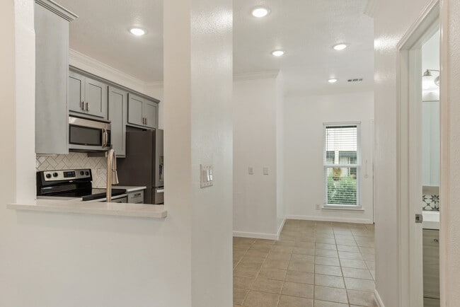 property at 1307 Kinney Ave