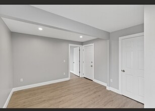 122 Brookside Ave in West Warwick, RI - Building Photo - Building Photo