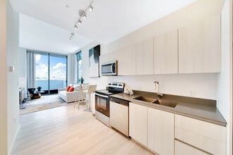 Nine Hollywood in Hollywood, FL - Building Photo - Building Photo