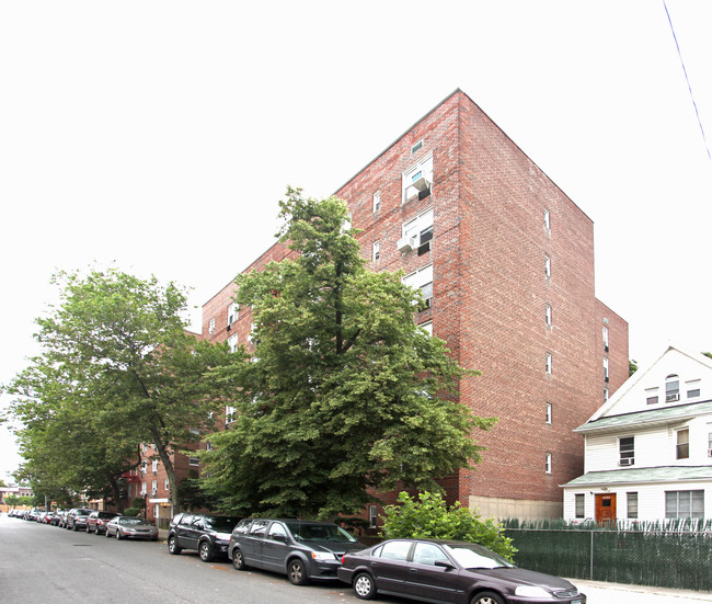 1745 E 12th St in Brooklyn, NY - Foto de edificio - Building Photo