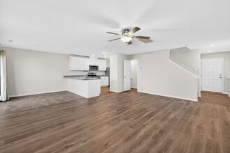 4007 Meredith Woods Ln in Winston-Salem, NC - Building Photo - Building Photo