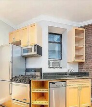 235 E 14th St, Unit 1D in New York, NY - Building Photo - Building Photo