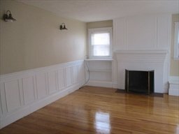 1060 Pleasant St, Unit 2 in Worcester, MA - Building Photo - Building Photo
