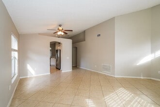 402 Sangria Dr in Valrico, FL - Building Photo - Building Photo