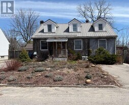 65 Drury Ln in Barrie, ON - Building Photo