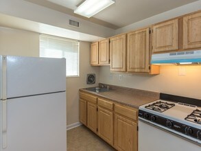 Thayer Terrace in Silver Spring, MD - Foto de edificio - Building Photo