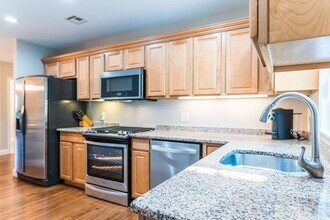 467 Somerville Ave, Unit 467 in Somerville, MA - Building Photo - Building Photo