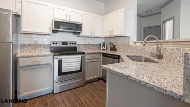 19275 Stone Oak Pkwy, Unit 1422 in San Antonio, TX - Building Photo - Building Photo