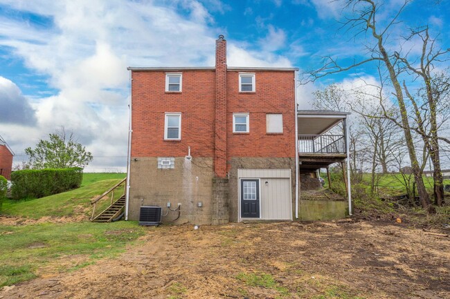 1820 Vermont Ave in West Mifflin, PA - Building Photo - Building Photo