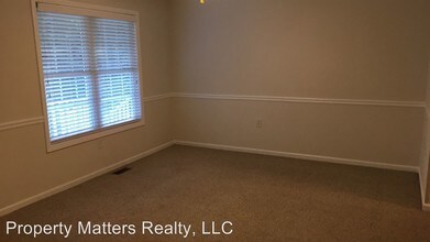1020 Rosewood Dr in Dallas, NC - Building Photo - Building Photo