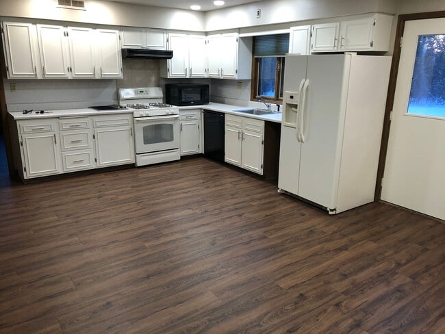 100 E Crabtree Cir in Wausau, WI - Building Photo - Building Photo