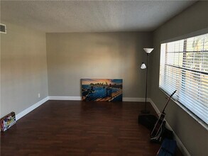 64 Canterbury Ln in Tamarac, FL - Building Photo - Building Photo