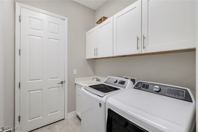 15242 Blue Bay Cir in Miromar Lakes, FL - Building Photo - Building Photo