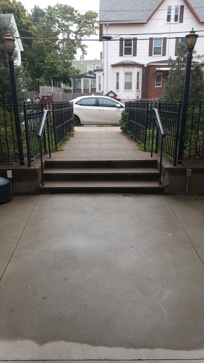 68 Linden St, Unit 24 in Everett, MA - Building Photo - Building Photo