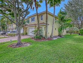 681 Imperial Lake Rd in West Palm Beach, FL - Building Photo - Building Photo