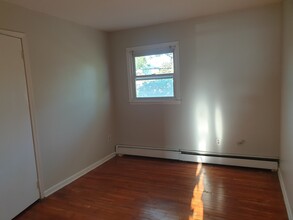 1302 Clark St, Unit 3 beds in Rahway, NJ - Building Photo - Building Photo