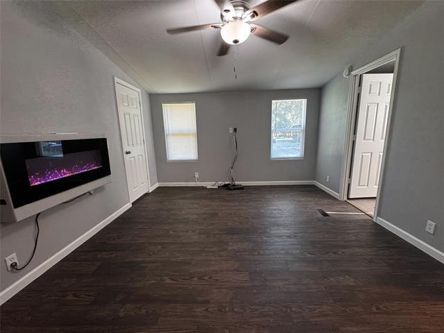 577 Bevers Ln in Valley View, TX - Foto de edificio - Building Photo