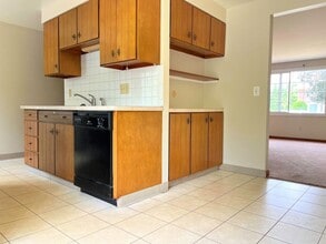33 Oakridge Dr in West Seneca, NY - Building Photo - Building Photo