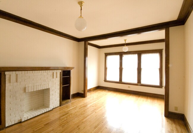 3706 N Wayne Ave, Unit 2 in Chicago, IL - Building Photo - Building Photo
