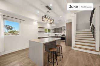 5637 Riverton Ave in Los Angeles, CA - Building Photo - Building Photo
