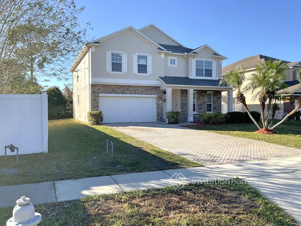 2749 Eagle Glen Cir in Kissimmee, FL - Building Photo