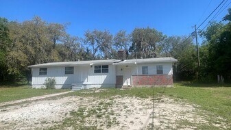 703 Gotts Rd in Davenport, FL - Building Photo