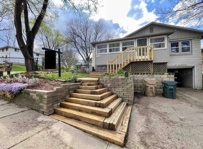 property at 1820 Fisher St