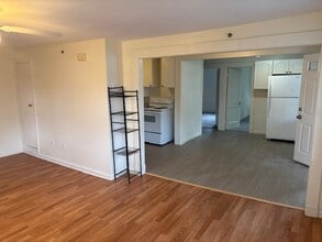 28 Jackson St, Unit 2 in Sanford, ME - Building Photo - Building Photo