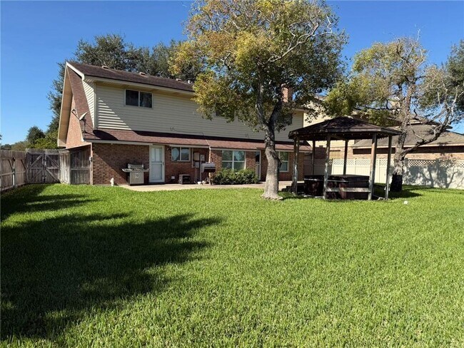 1912 Kelly St in Kingsville, TX - Building Photo - Building Photo