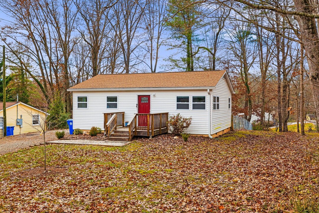 100 Appalachian Way in Asheville, NC - Building Photo