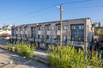 28 Mcdougall Rd NE in Calgary, AB - Building Photo - Building Photo