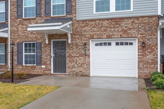 11531 Dunmore Ml Ter in Chester, VA - Building Photo - Building Photo