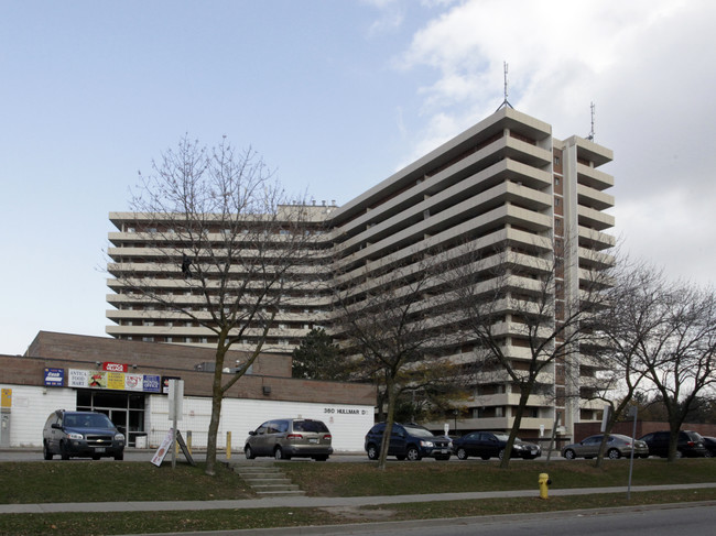 5000 Jane St in Toronto, ON - Building Photo - Building Photo