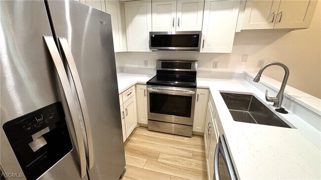 property at 804 Mohawk Pkwy