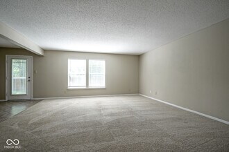 10155 Holly Berry Cir in Fishers, IN - Building Photo - Building Photo