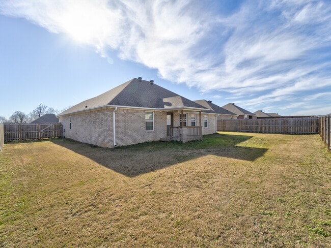 2208 Brown Bear Ln in Gentry, AR - Building Photo - Building Photo