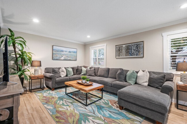 1604 Barak Ln