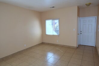 5501 Saturnia Rd NW in Albuquerque, NM - Building Photo - Building Photo