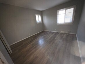 7710 W Green Tree Rd in Milwaukee, WI - Building Photo - Building Photo