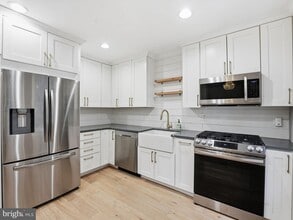 1300 S Cleveland St in Arlington, VA - Building Photo - Building Photo