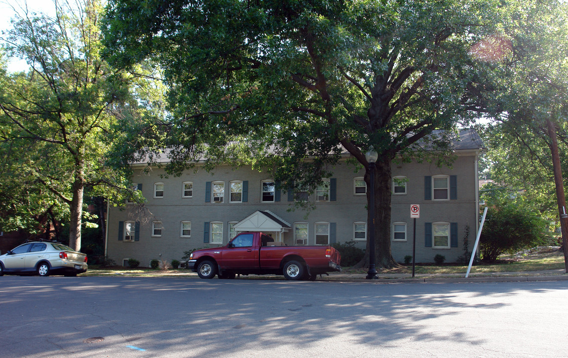 1101 N Kensington St in Arlington, VA - Building Photo